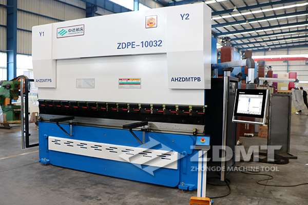 DA-58T電液同步數(shù)控折彎?rùn)C(jī) DA-58T電液同步數(shù)控折彎?rùn)C(jī)