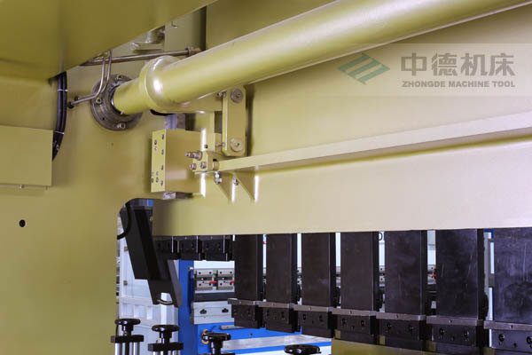 ZDPK-10032配有中德公司最新型扭軸同步裝置，強(qiáng)度高，能調(diào)節(jié)，專利技術(shù)